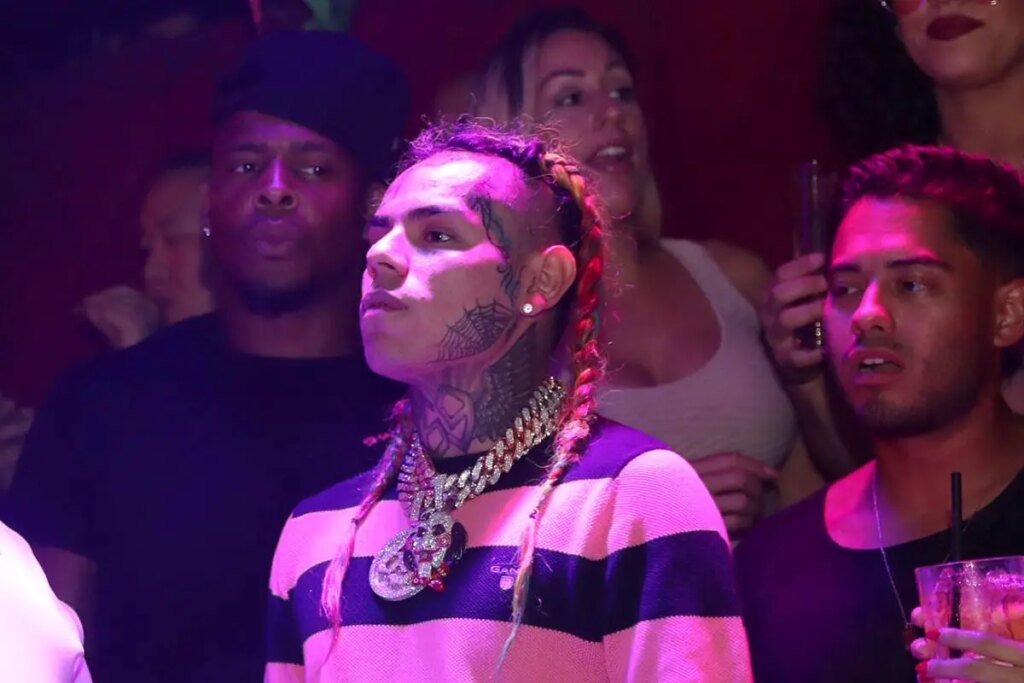 6ix9ine Slapped With International Arrest Warrant