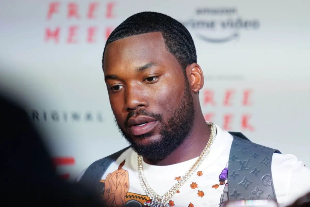 Meek Mill Roasts Akademiks’ Twitch Ban & Grooming Accusations